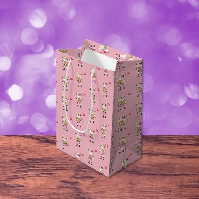Cute cow in love pink Valentine's Day gift bag (Cute cow pattern pink gift bag.
)