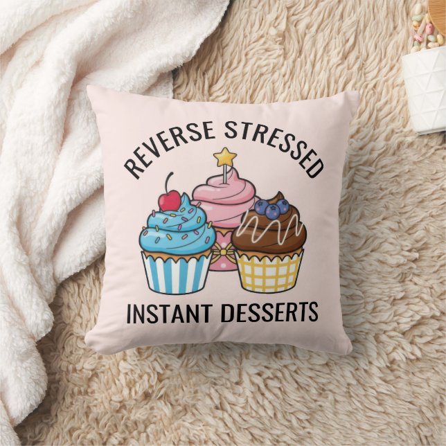 Cute Cupcake Throw Pillow (Blanket)