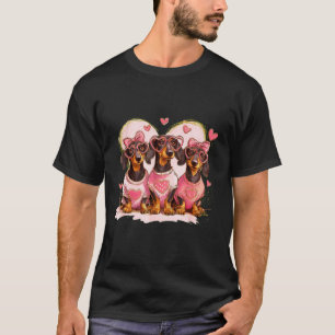 Cute Dachshund Valentines Heart Dog Lover Men Wome T-Shirt