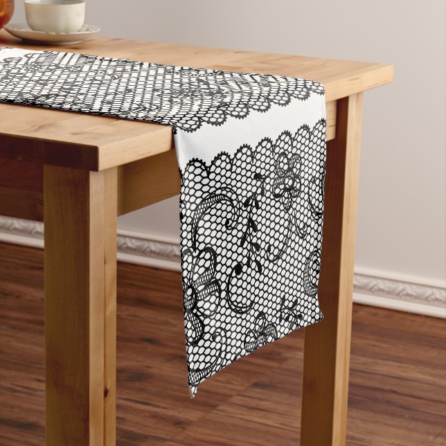 Cute Daisy floral Short Table Runner (In Situ)