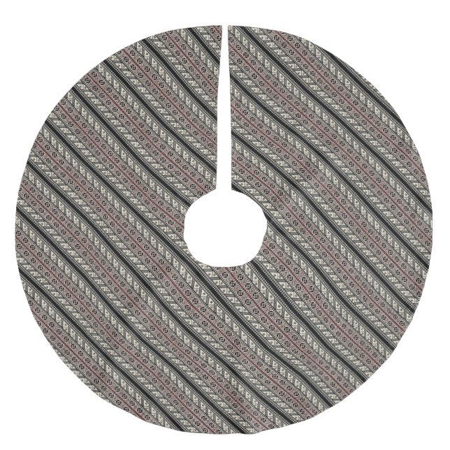 Cute decorative ukrainian patterns design brushed polyester tree skirt (Front)