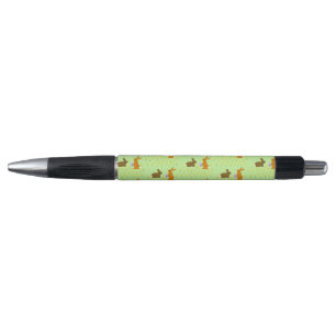 Cute Easter Bunnies and Daffodils Pen