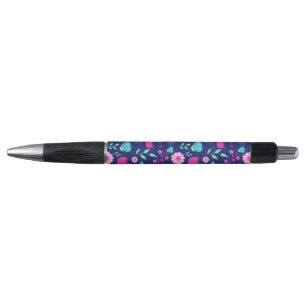 Cute floral pattern background pen