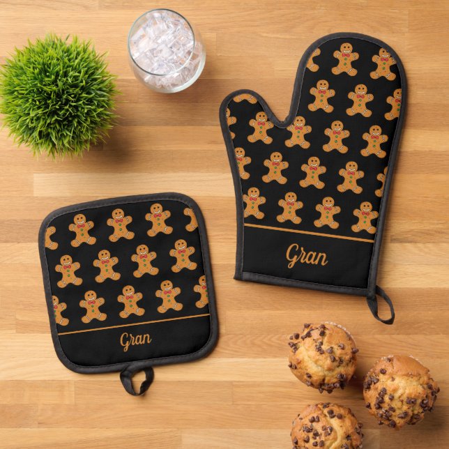 Cute Gingerbread Men Patterned Custom Name Oven Mitt & Pot Holder Set (Top Down)