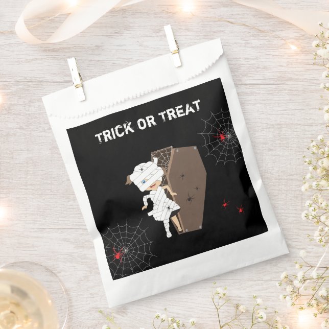 Cute Girl Mummy Coffin Halloween Kids Party Favour Bag (Clipped)