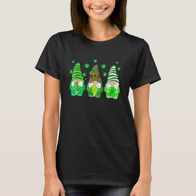 Cute Gnomes Holding Shamrock Leopard Plaid St Patr T-Shirt (Front)
