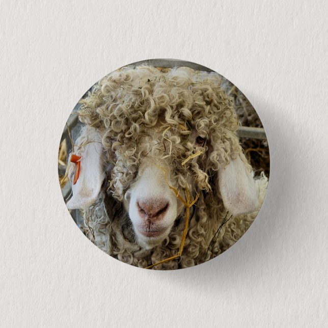 CUTE GOAT 1 INCH ROUND BUTTON (Front)