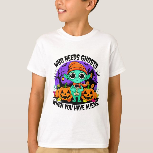 Cute Halloween Alien Design for Spooky Fun! T-Shirt (Front)
