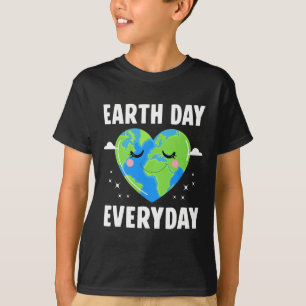 Cute Heart Earth Kids Teachers Earth Day Everyday T-Shirt