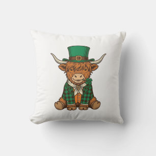 Cute Highland Cow Irish Clover Vintage Shirt Desig Throw Pillow