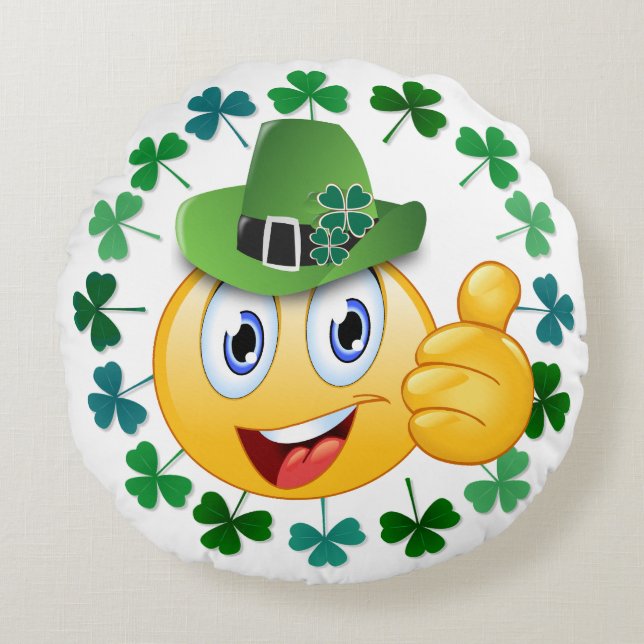 Cute Irish Emoji with Shamrock Round Pillow (Front)
