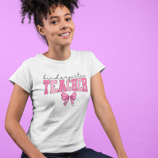 Cute Kindergarten Teacher Pink Bow Design T-Shirt