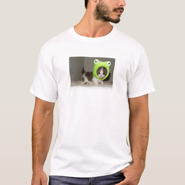 cute kitten T-Shirt (Front)