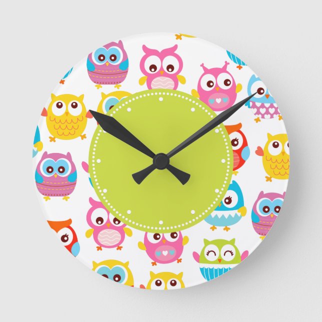 Cute Litte Owls Green Label Round Clock (Front)