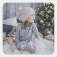 Cute little child girl and  the Christmas tree .jp
