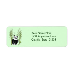 Cute Panda assise en bambou