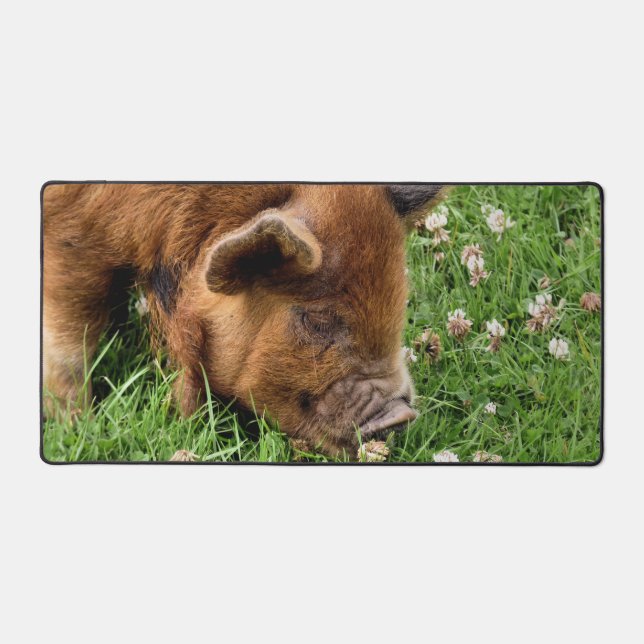 CUTE PIG    DESK MAT (Front)
