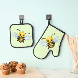 Cute Queen Bee Oven Mitt & Pot Holder Set
