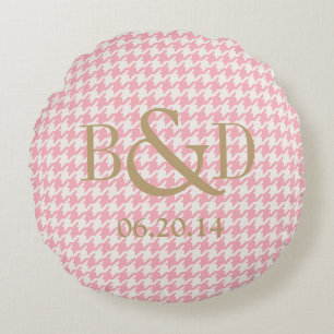 Cute retro girly pastel pink houndstooth pattern round pillow