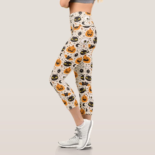Cute Retro Halloween Pattern Capri Leggings (Left)