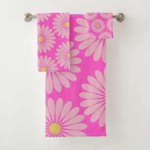 Cute Retro Scandinavian Flower Pattern in Pink Bath Towel Set