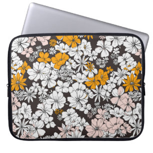 Cute Seamless Ditsy Floral Pattern. Colourful flow Laptop Sleeve