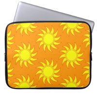 Cute seamless pattern of sun. Doodle hand drawn st