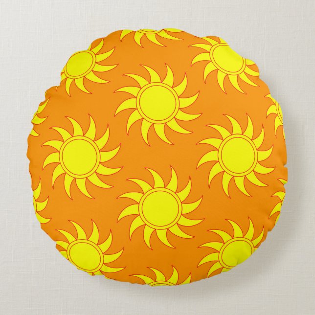 Cute seamless pattern of sun. Doodle hand drawn st Round Pillow (Front)
