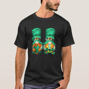 Cute Shamrock and Horseshoe for St. Patricks Day G T-Shirt
