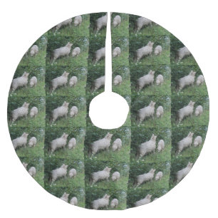 Cute Sheep Eating Leaves Tree Skirt