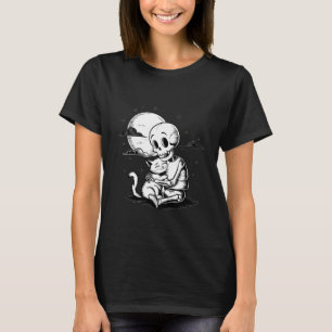 Cute Skeleton Hugging Cat Halloween T-Shirt