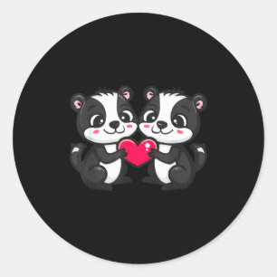 Cute Skunk In Love Couple Heart _ Valentines Day Classic Round Sticker