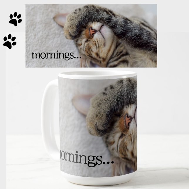 Cute Sleeping Tabby Chat Mug pour les chapeaux mat (Morning-haters will identify with this adorable tabby cat mug!)