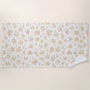 Cute Small Ditsy Floral Seamless Pattern Beach Towel