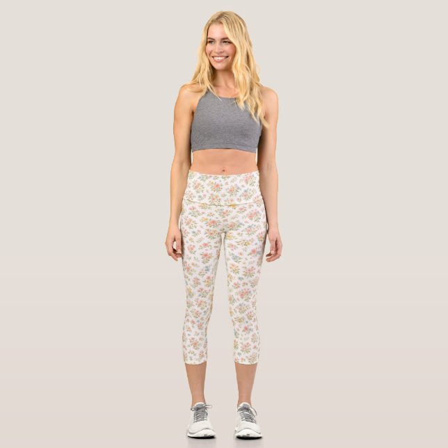 Cute Small Ditsy Floral Seamless Pattern Capri Leggings (Front)