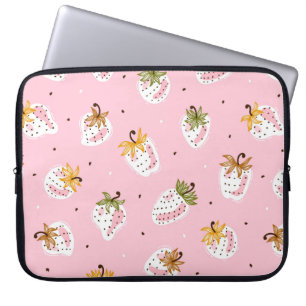 Cute Strawberries vintage Seamless pattern. Fruit Laptop Sleeve