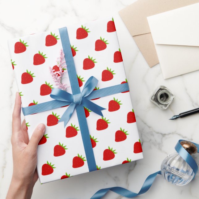 Cute Strawberry Pattern Wrapping Paper (Gifting)