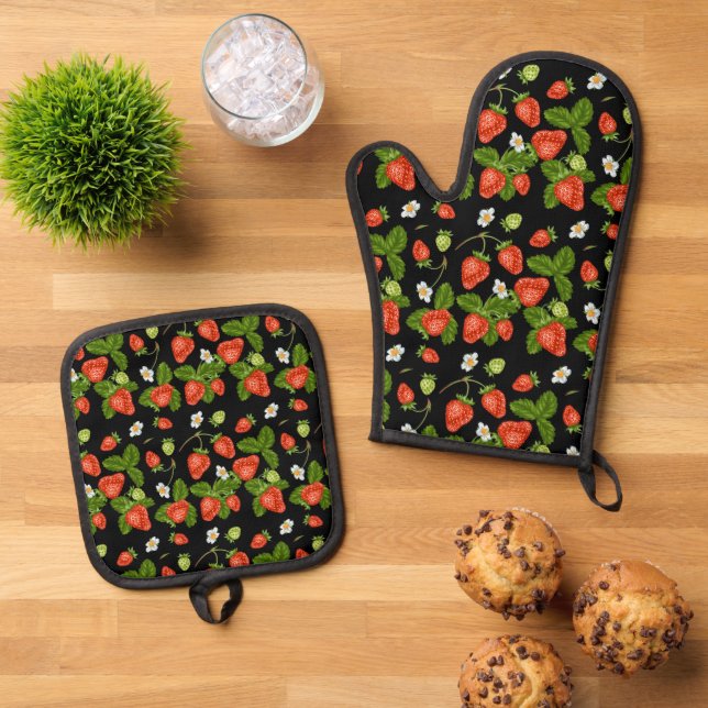 Cute tiled strawberry pattern fruit kitchen oven mitt & pot holder set (Top Down)