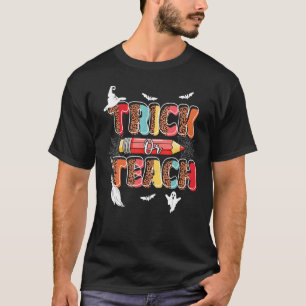 Cute Trick Or Teach Fun Halloween Teacher Leopard T-Shirt