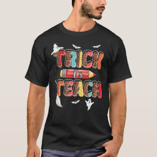 Cute Trick Or Teach Halloween Teacher Leopard Gr T-Shirt