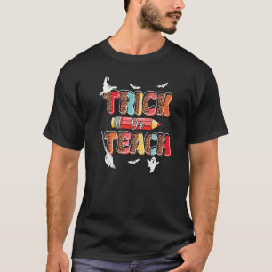 Cute Trick Or Teach Halloween Teacher Leopard Gro T-Shirt