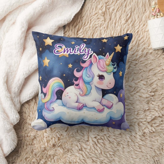 Cute Unicorn sur Cloud Editable Name Coussin (Couverture)