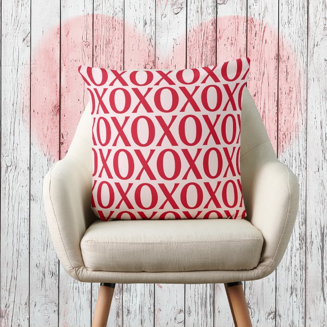 Cute Valentine Day XOXO Red And Pink Throw Pillow (Creator Uploaded)