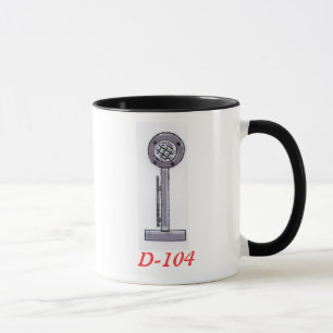 D-104 et tasse de café d'indicatif d'appel