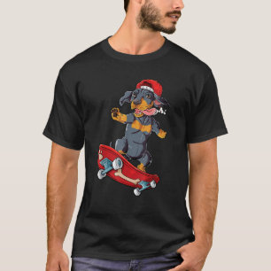 Dachshund Skateboard  Wiener Dog Funny Skateboardi T-Shirt