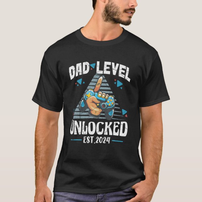 Dad Level Unlocked 2024 New Dad To Be Funny Gamer T-Shirt (Front)