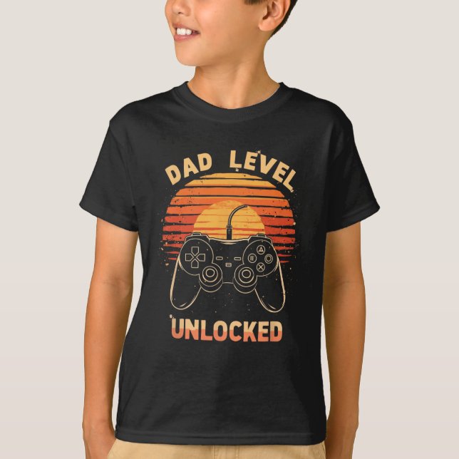 Dad Level Unlocked Funny Retro New Dad Gamer  T-Shirt (Front)