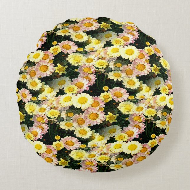 Daisies Galore...... Round Pillow (Front)