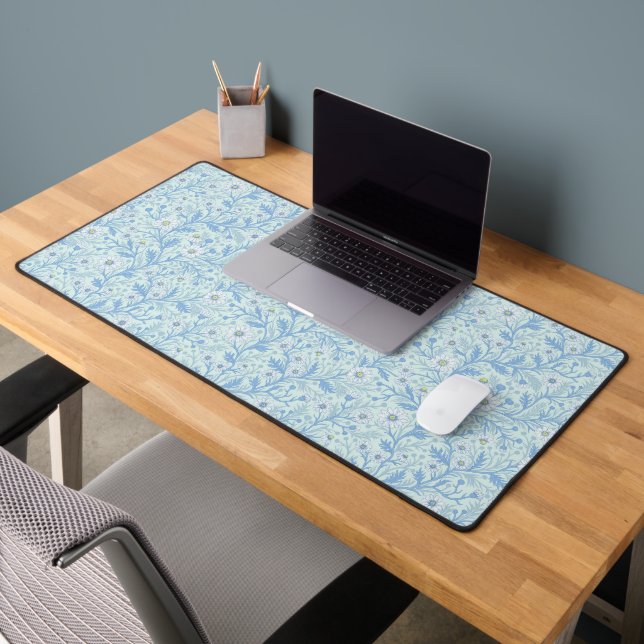 Daisies in white and blue on sea glass (Bureau 2)