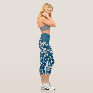 Daisies white happy floral pattern Capri Leggings
